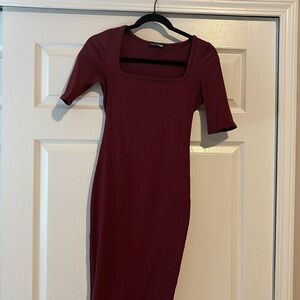 Fashion Nova Maroon Half Sleeve Midi Dress